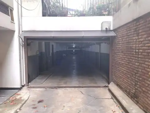 Cochera cubierta,EXPENSAS 9 MIL PESOS