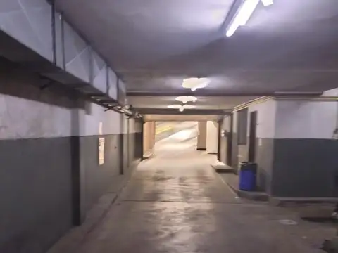 Cochera cubierta,EXPENSAS 9 MIL PESOS