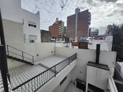 Casa de 2 dormitorios patio terraza y cochera