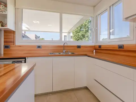 ALQUILER TEMPORAL - CASA 4 AMB EN BARRIO CERRADO