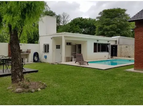 Casa 12 ambientes con 3 baños