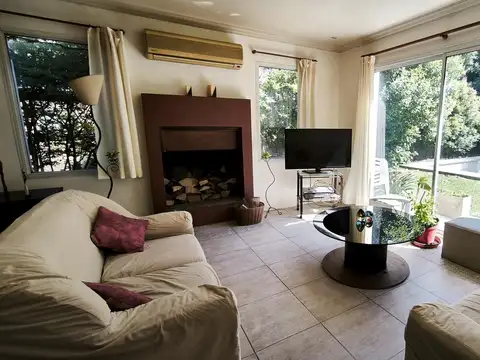 OPORTUNIDAD! 4 amb. con dependencia, piscina, y amenities en el  destacado Barrio Privado Bermudas.