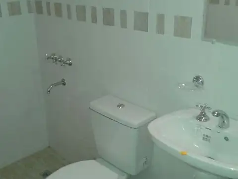 Local en Venta Via Púb.