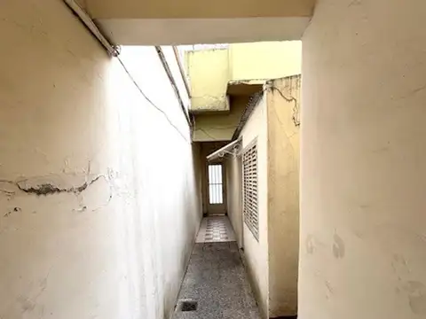 PH TIPO CASA EN MUY LINDA ZONA DE BARRACAS