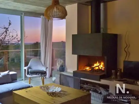 Casa 4 ambientes con 2 baños