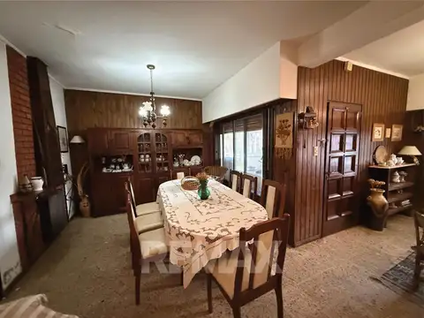 Casa en Venta con 1 cochera