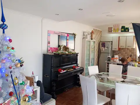 Depto Tipo Casa en Venta de 4 ambientes