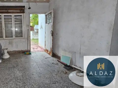 Casa 2 ambientes con 1 baño