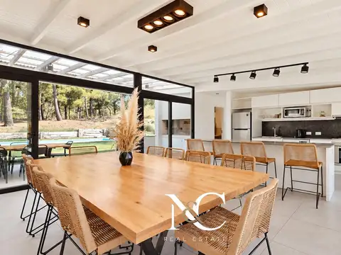 Casa 4 ambientes con 2 baños