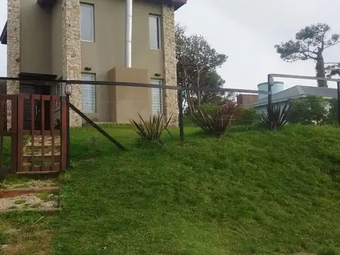 Casa en venta en Mar Azul en hermosa ubicacion ideal para disfutar y para tener una renta