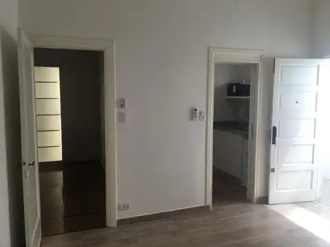 OFICINA  P.H AL FRENTE 4 AMBIENTES USO PROFESIONAL UNICAMENTE