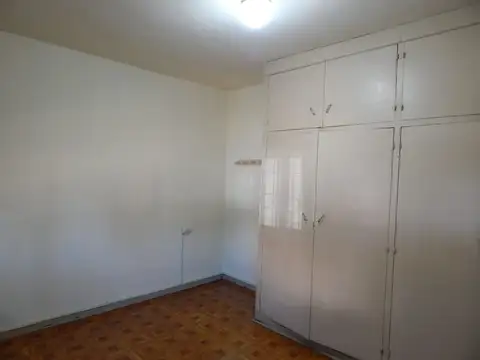 Casa 2 ambientes con 1 baño