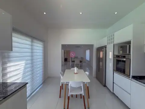 Casa 6 ambientes con 6 baños
