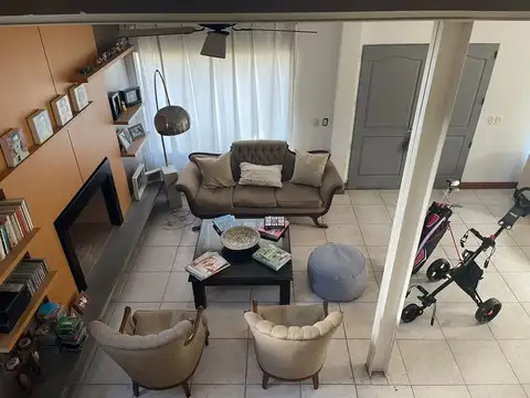 Casa 5 ambientes con 4 baños