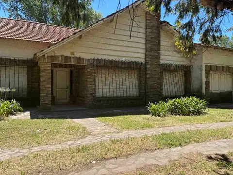 CASA QUINTA EN VENTA EN BRAGADO CON GALPON