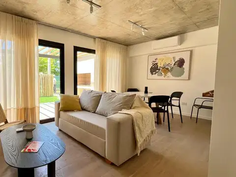 Venta casa en condominios Las Calandrías con dos dormitorios, jardín y amenities. Funes, Rosario