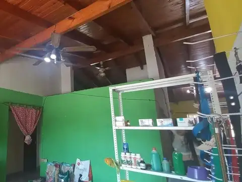 Casa de 4 ambientes en longchamps, a 20m de Espora