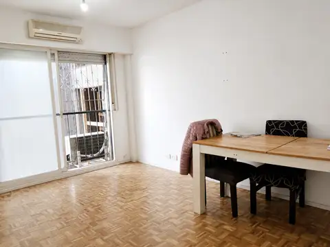 Pena 2700, Piso 3