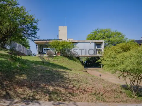 Vendo En Country Cinco Lomas, Terreno de 1650m2 con vista!