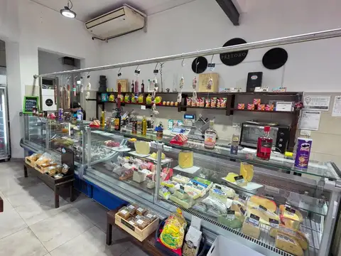 Local Mendoza 2600 alquiler