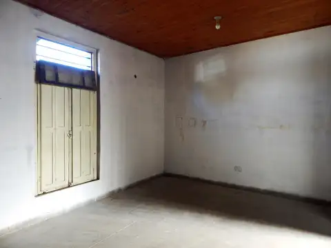 Casa y Local a reciclar. Pleno centro de la ciudad. SAN JOSE. ENTRE RIOS.