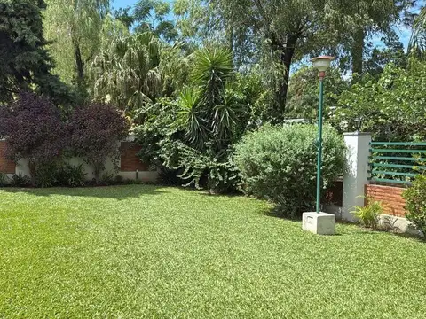 QUINTA A LA VENTA FRENTE AL AEROPUERTO J. NEWBERY