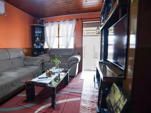 Casa 4 ambientes con 1 baño