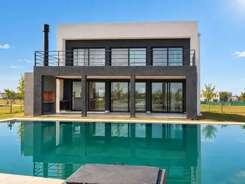 VENTA CASA 5 AMBIENTES PUERTOS DEL LAGO SECTOR NATIVAS CON PILETA FINANCIA