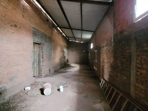 Embarcación. Av. 25 de Mayo y Paraguay 100