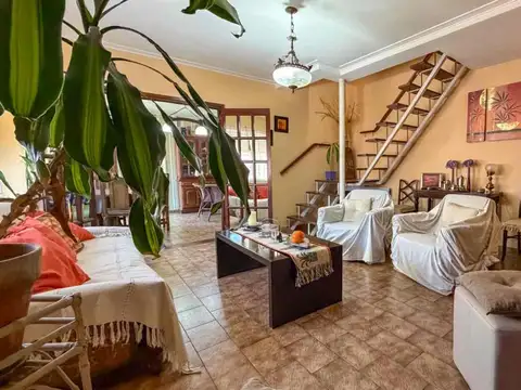 CASA 4 DORMITORIOS SEMICENTRO TANDIL