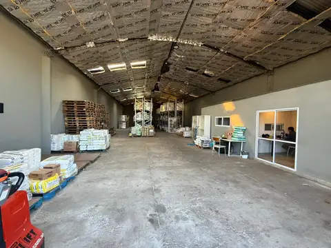 Oficina en Alquiler con 1 cochera