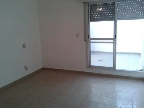 Departamento en Alquiler en Moron Sur, $ 390.000