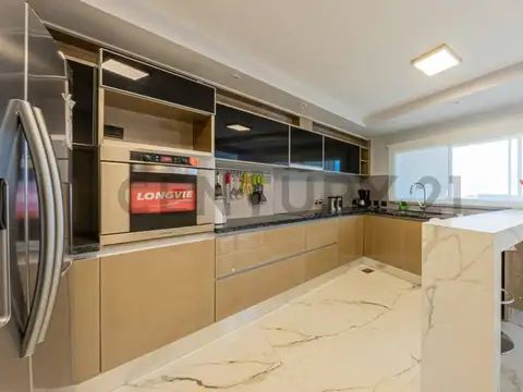 Avenida del Valle 27900