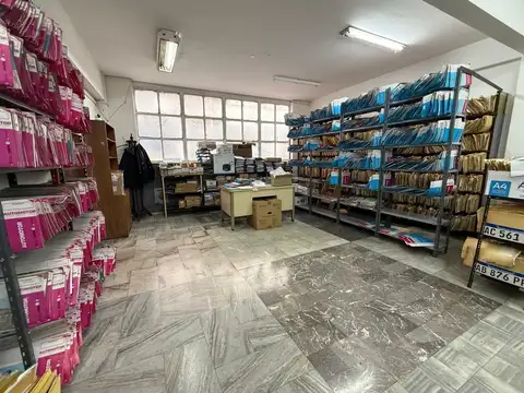 Oficina en Venta 60 años