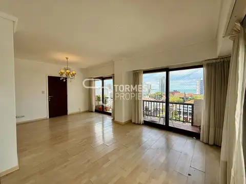 Departamento 4 ambientes con 2 baños