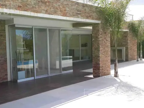 Casa en Alquiler al Sureste