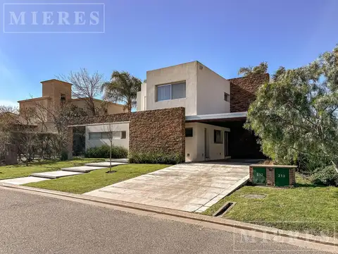 Casa en Alquiler de 4 dormitorios