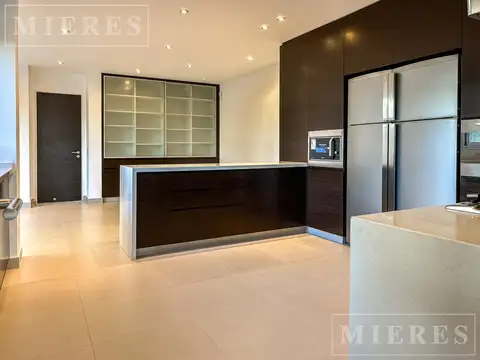 Casa en alquiler anual sobre lote al agua en Santa Barbara
