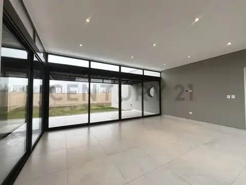 Casa 7 ambientes con 4 baños