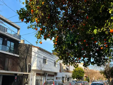 Venta Departamento en San Isidro, La Calabria 2 dormitorios con patio y parrilla.