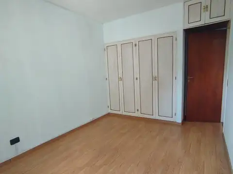 Arturo bas 100, Piso 4