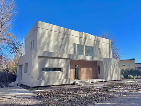 Venta Casa 4 dormitorios en barrio privado