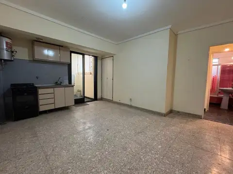 Prof. Juan Pizzurno 300, Piso 1°