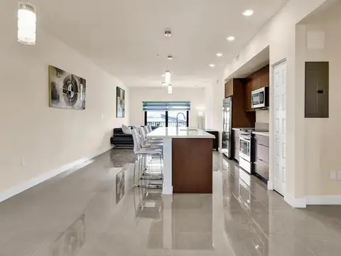 Doral, Fl  100