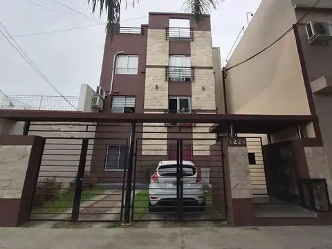 DEPARTAMENTO EN PLANTA BAJA AL FRENTE. VILLA SARMIENTO.