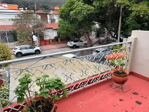 Exc Casa vta 5 dor gge/qcho/suite/pil Pje del Milagro al 300