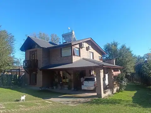 Casa 9 ambientes con 3 baños