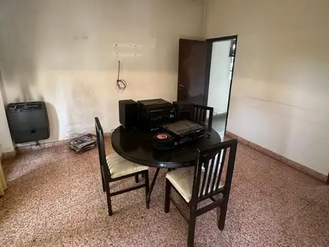 Casa 3 ambientes con 1 baño