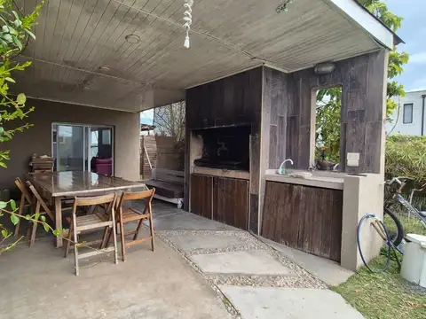 Casa en Alquiler Temporal con 2 cocheras