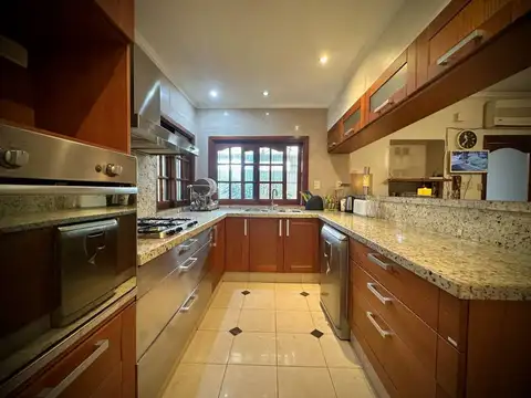 Casa en Venta en Quilmes Oeste, USD 159.000